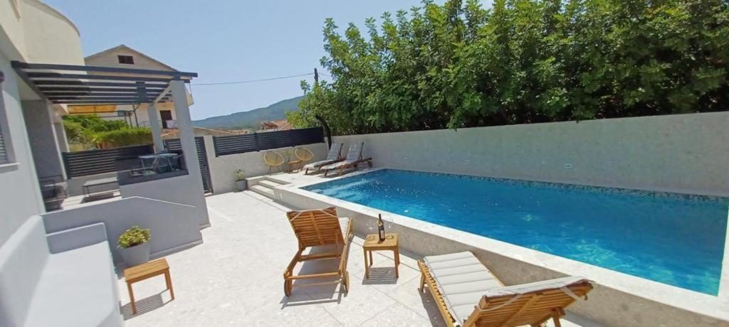 Apartments Belic With Pool Єлса Екстер'єр фото