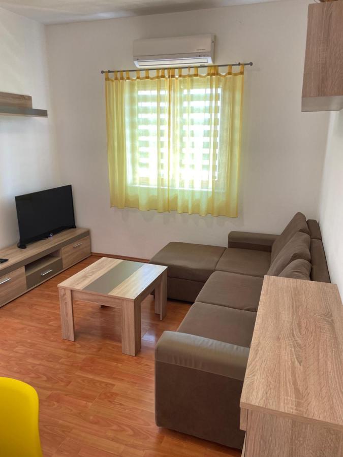 Apartments Belic With Pool Єлса Екстер'єр фото