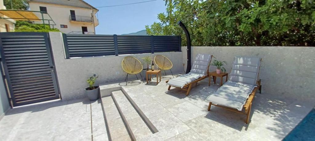 Apartments Belic With Pool Єлса Екстер'єр фото