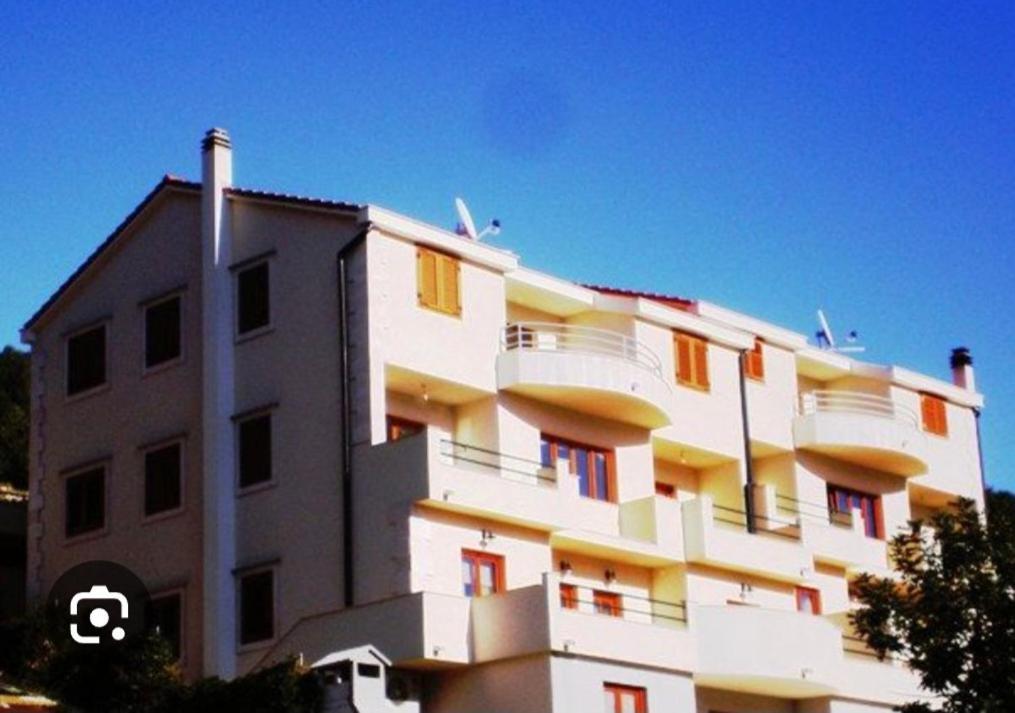 Apartments Belic With Pool Єлса Екстер'єр фото