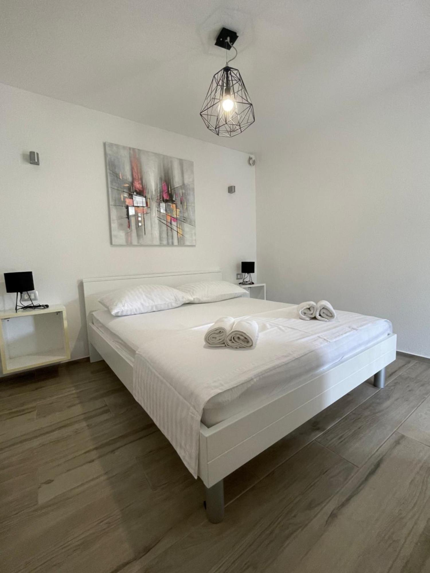 Apartments Belic With Pool Єлса Екстер'єр фото
